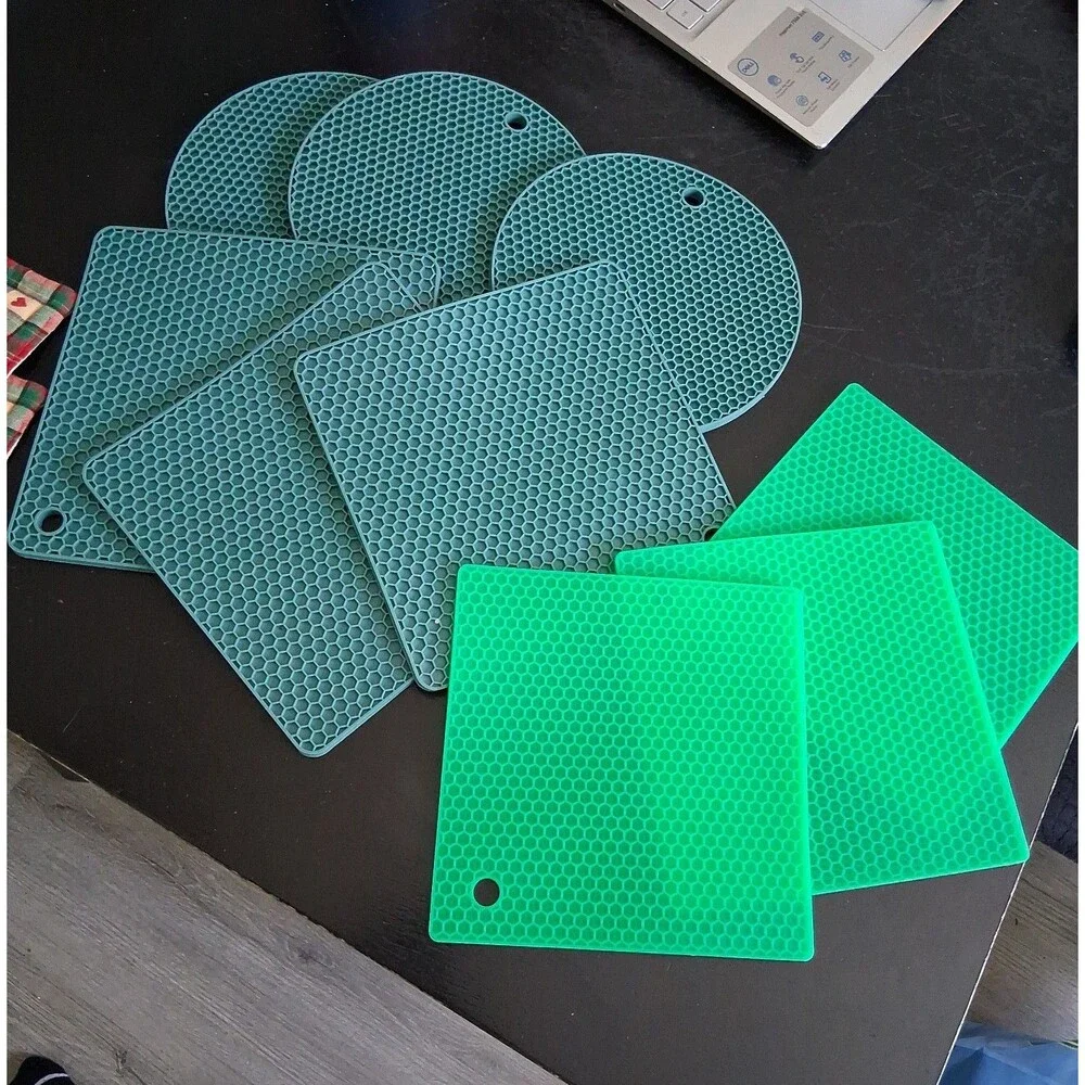 183 Set of 17 Pcs Oven Mitts Pot Trivets Coasters Silicone Fabric Pioneer Woman